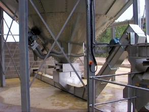 Perry of Oakley bin unloading conveyor