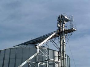 Perry of Oakley elevators used for recirculation