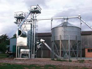 Perry of Oakley grain elevators