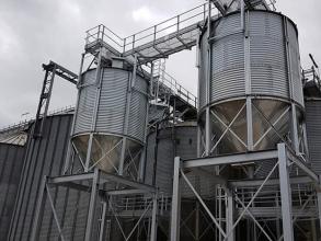 Perry of Oakley lorry loading silos