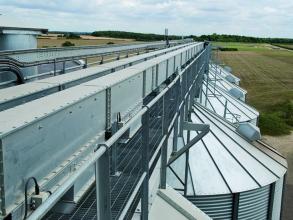 Perry of Oakley silo filling conveyor