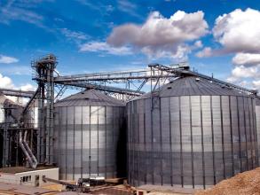 Perry of Oakley silo loading elevator